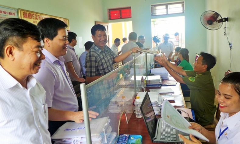  Nhiều đơn vị chưa mở tài khoản: Kho bạc phối hợp xử lý dứt điểm, chi lương trước 15/9